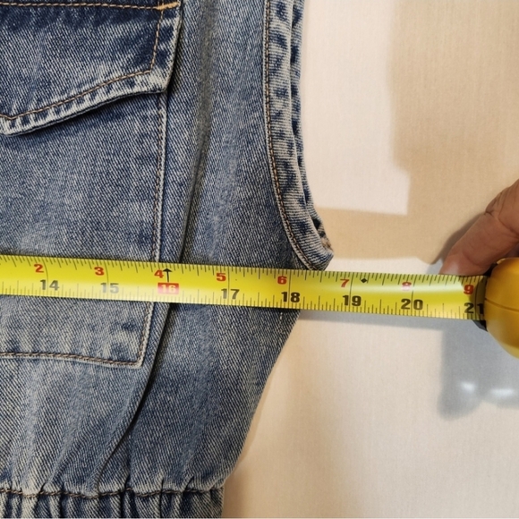 Almost Famous Sleeveless Denim Dress with Pockets Size Medium Cottage - Picture 7 of 7